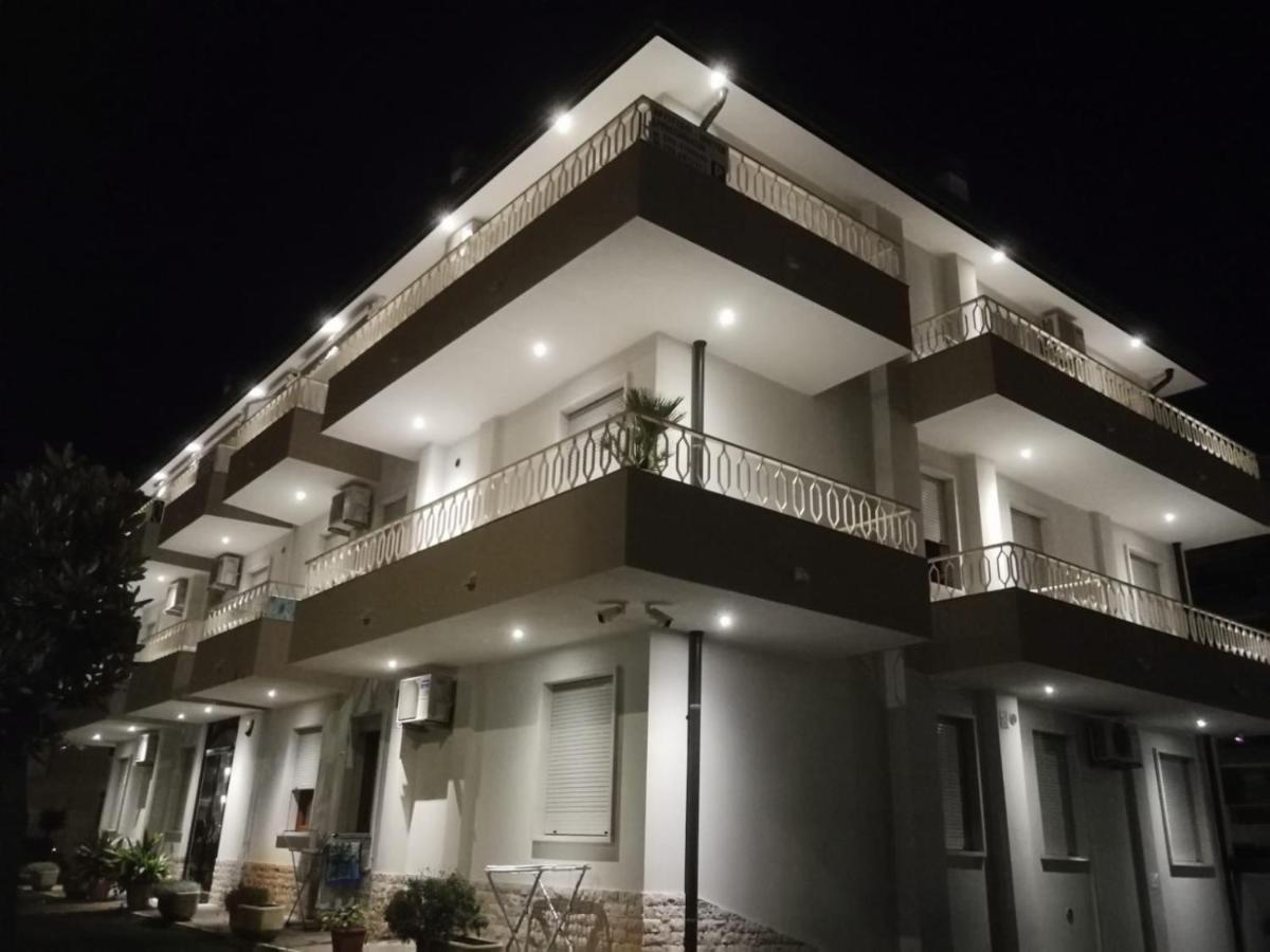 Palazzina Del Sole Villa ซอตโตมารีนา ภายนอก รูปภาพ