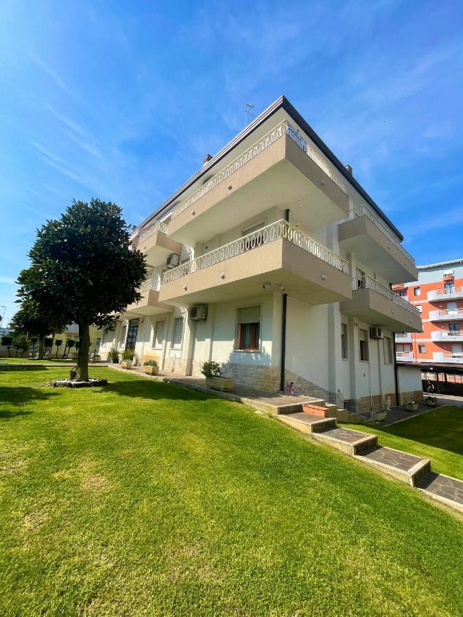 Palazzina Del Sole Villa ซอตโตมารีนา ภายนอก รูปภาพ